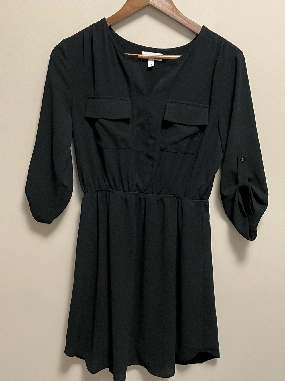 Monteau Los Angles Black V-Neck Cuffed Sleeve Dress Women’s Medium